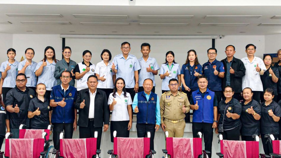ร่วมพิธีรับมอบกายอุปกรณ์โครงการศูนย์สาธิตและยืมอุปกรณ์