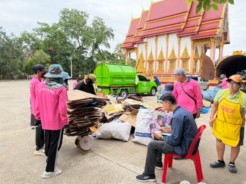 อำนวยความสะดวกรับซื้อขยะของชุมชนวัดแจ้ง