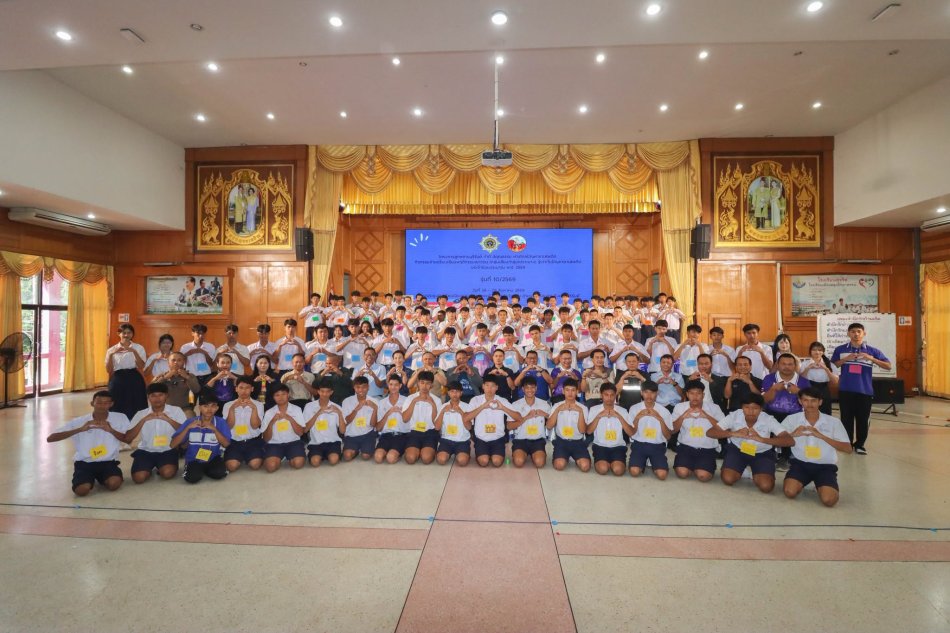 ร่วมโครงการลูกหลานบุรีรัมย์ ทำดี มีคุณธรรม ห่างไกลยาเสพติดฯ