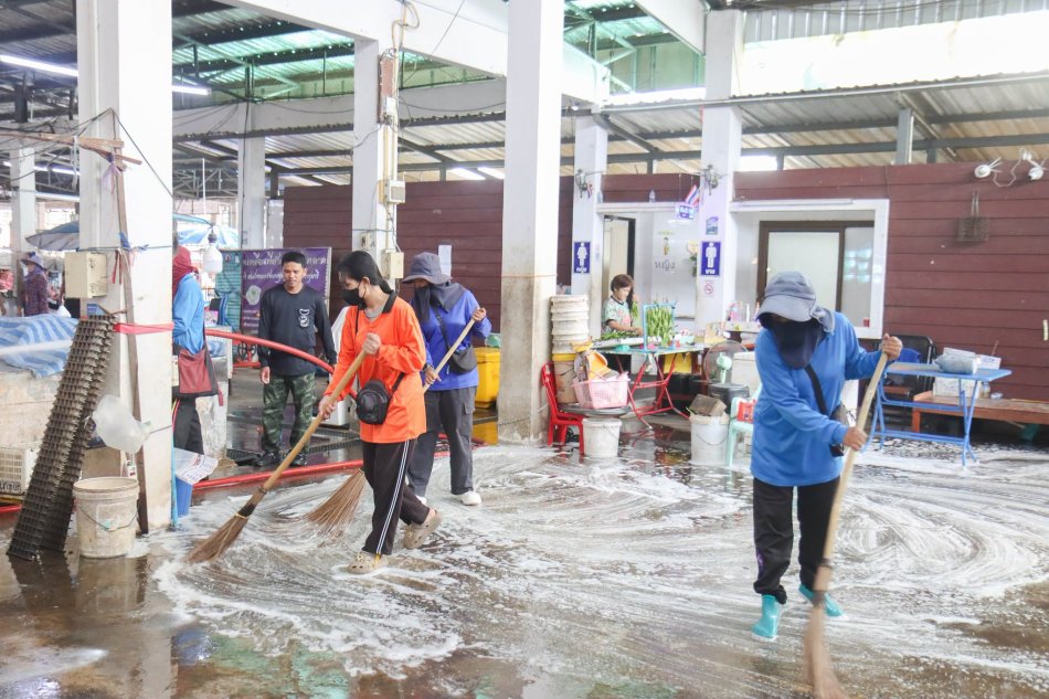 ทำความสะอาดตลาดสดเทศบาลฯ 10/07/69