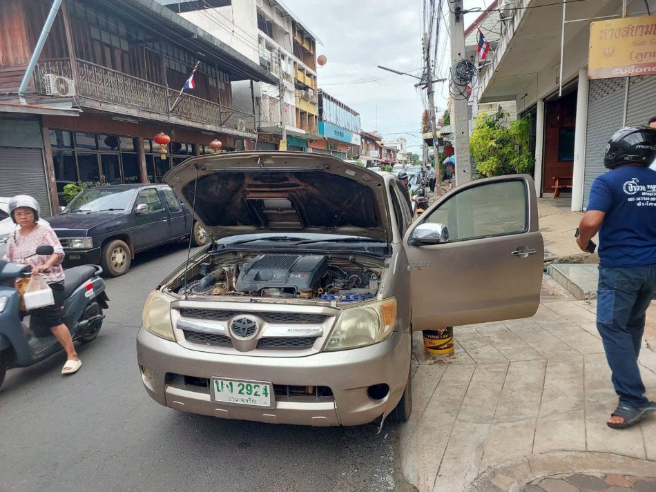 ระงับเหตุเพลิงไหม้ภายในรถยนต์ บริเวณตลาดประโคนชัย